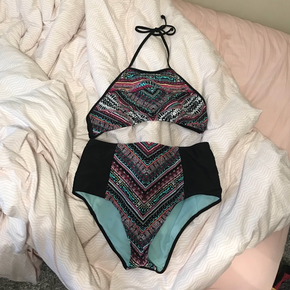 High neck and waisted bikini